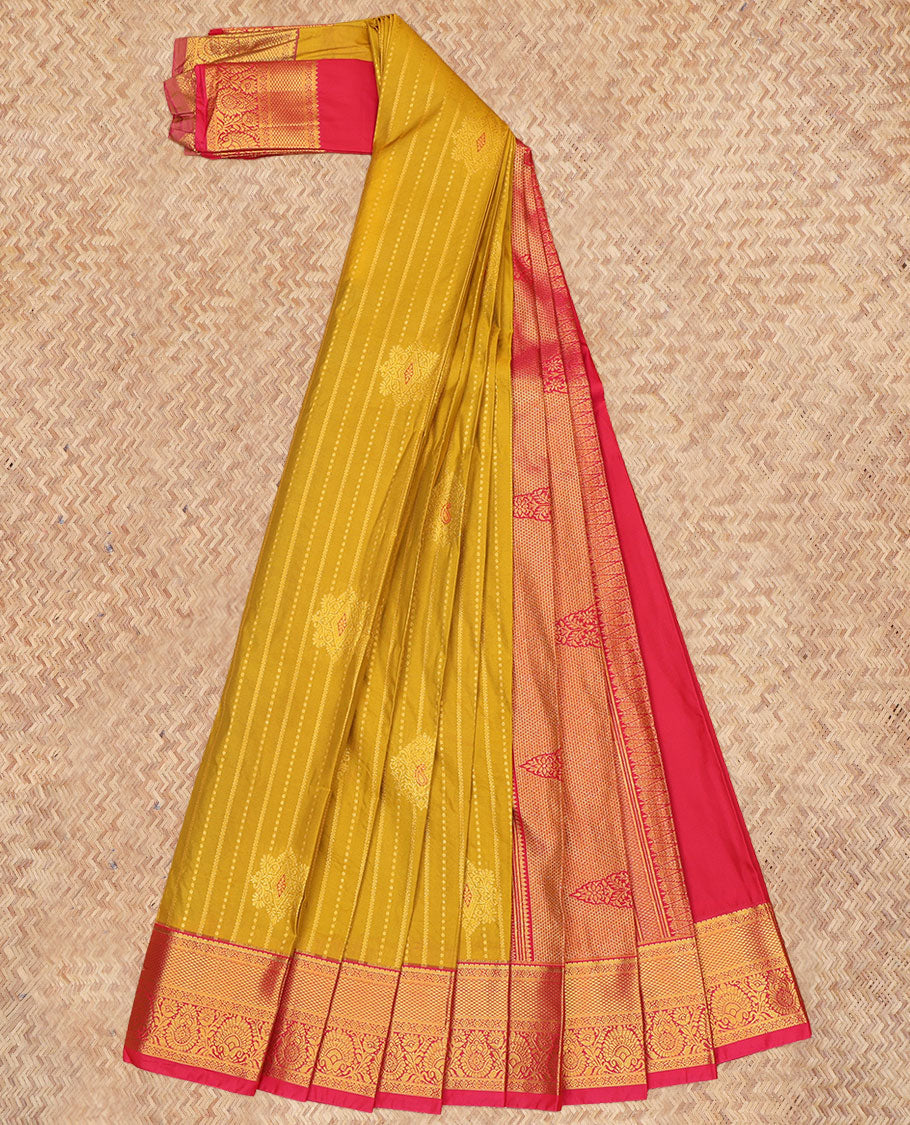 Green Budget Silk Saree, Adorned with Zari Buttas and Zari Stripes, a Contrast Traditional Zari Border, Grand Pallu, and a Contrast Blouse