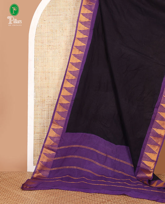 Black full-plain sungudi cotton saree, contrast checks & temple zari border, zari striped pallu & plain blouse