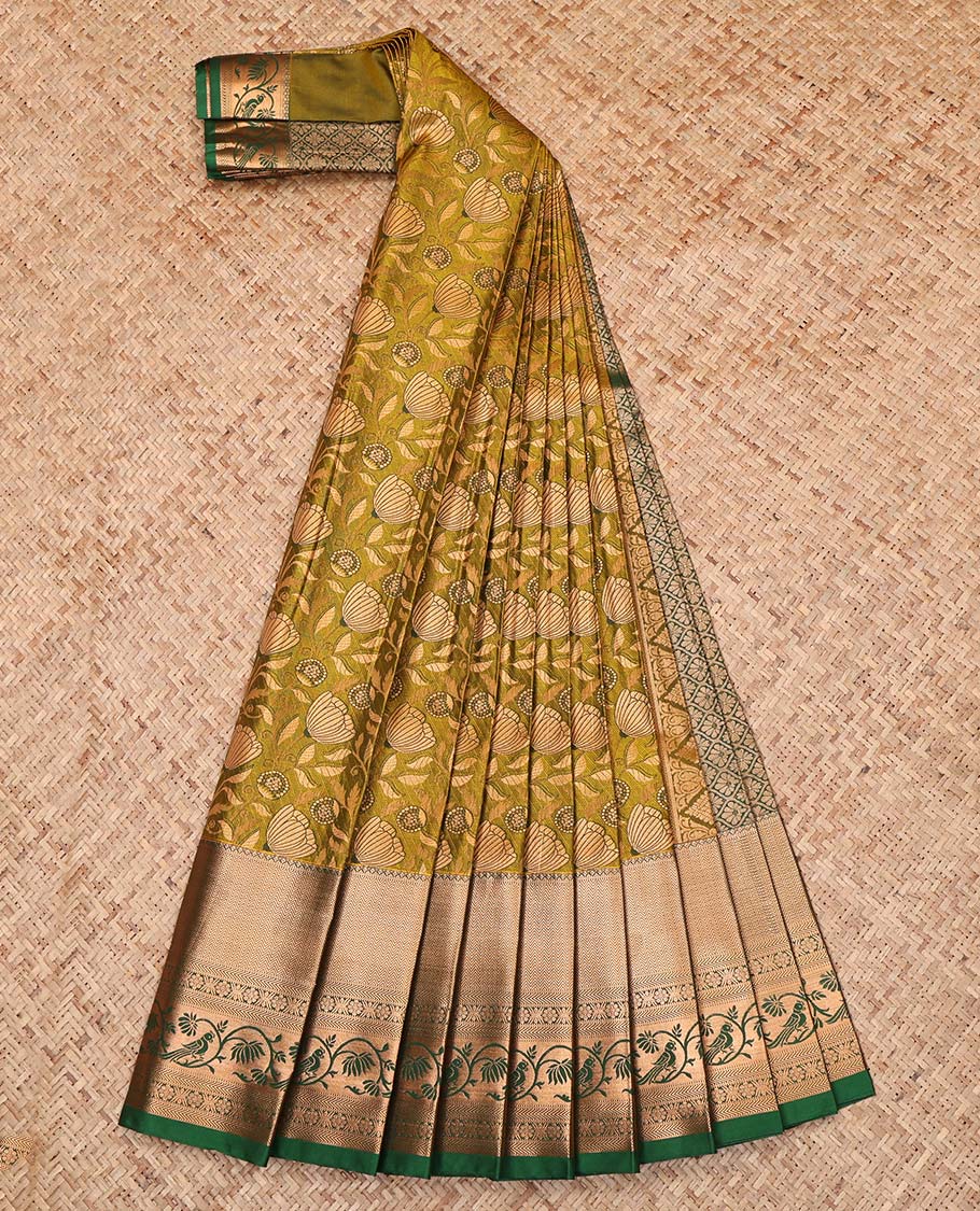 Green Budget Silk Saree, Embellished with Jacquard Design, Complemented by a Contrast Traditional Zari Border, Grand Jaal Pallu, and a Contrast Blouse