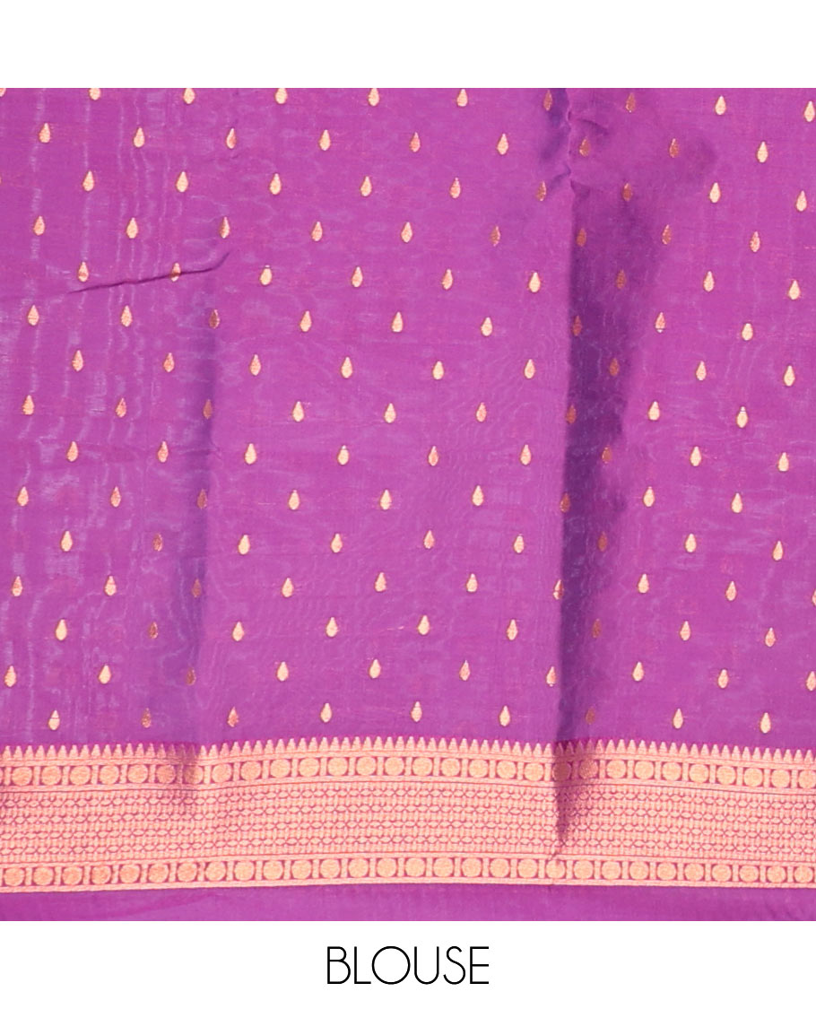 Peach geometric design butter silk saree with contrast zari border & intricate zari pallu