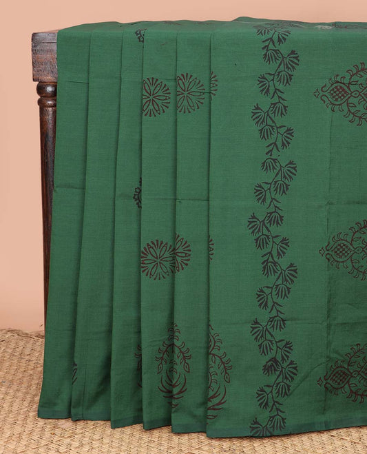 Borderless green unique motifs printed poly cotton saree, uniquely printed pallu
