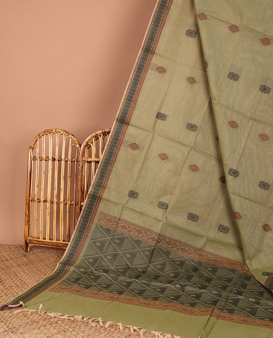 Green buttas Coimbatore cotton saree, self-border & intricate pallu