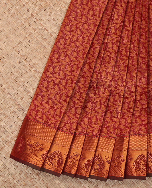 Light Maroon Budget Silk Saree, Elegantly Framed with Jacquard Design, a Contrast Traditional Zari Border, Grand Pallu, and a Contrast Blouse