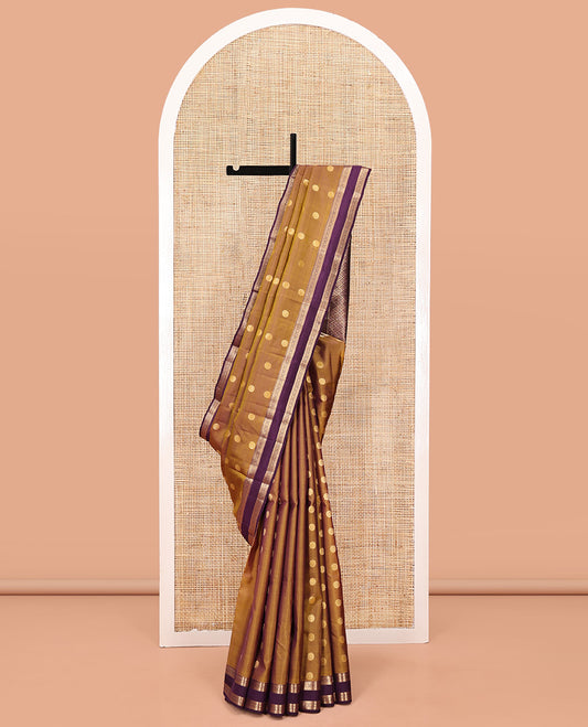 Green Vasundhara Lite Silk Mix Saree, Crafted with Kamalam Buttas All Over Its Body, Complemented by Contrast Rettai Pettu Border of Muthu, Kathir, and Kamalam Designs, Grand Jaal Pallu, and Paired with a Contrast Blouse