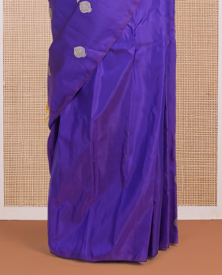 Borderless violet zari buttas gadwal silk saree, contrast pallu steeped with intricate designs
