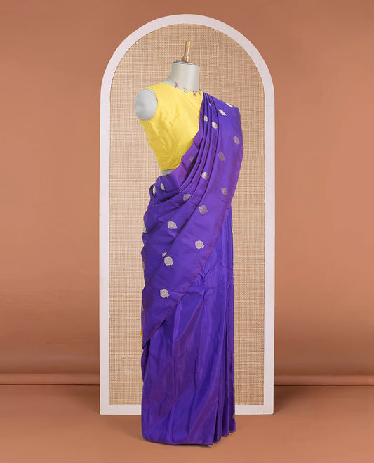 Borderless violet zari buttas gadwal silk saree, contrast pallu steeped with intricate designs