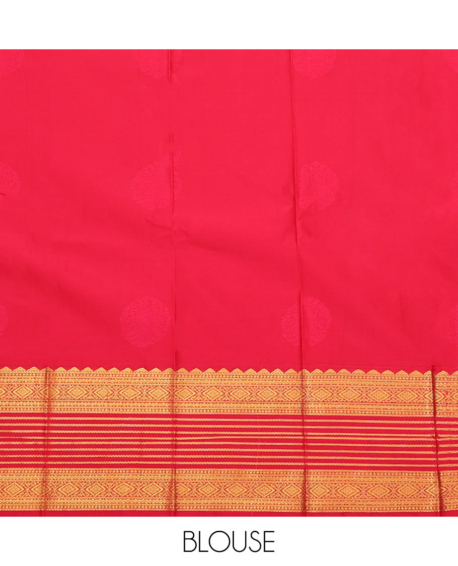 Green Budget Silk Saree, Woven with Zari Buttas, a Contrast Traditional Zari Design Border, Grand Pallu, and a Contrast Blouse