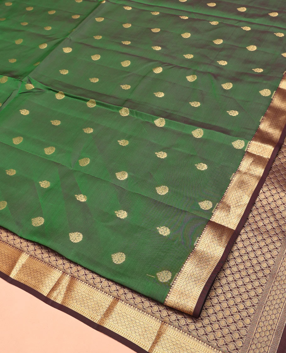 Green Vasundhara Lite Silk Mix Saree, Accentuated with Zari Buttas All Over Its Body, Complemented by Contrast Border of Scallop Designs, Grand Pallu and Paired with a Contrast Blouse