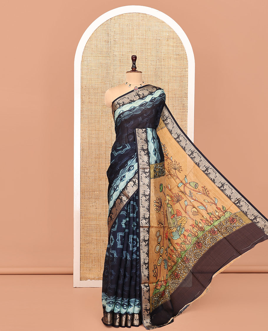 Blue Kalamkari Saree, Ornamented with Geometric Print, Zari Border, Complemented by Contrast Pallu of Human Figurines Print, and a Contrast Blouse