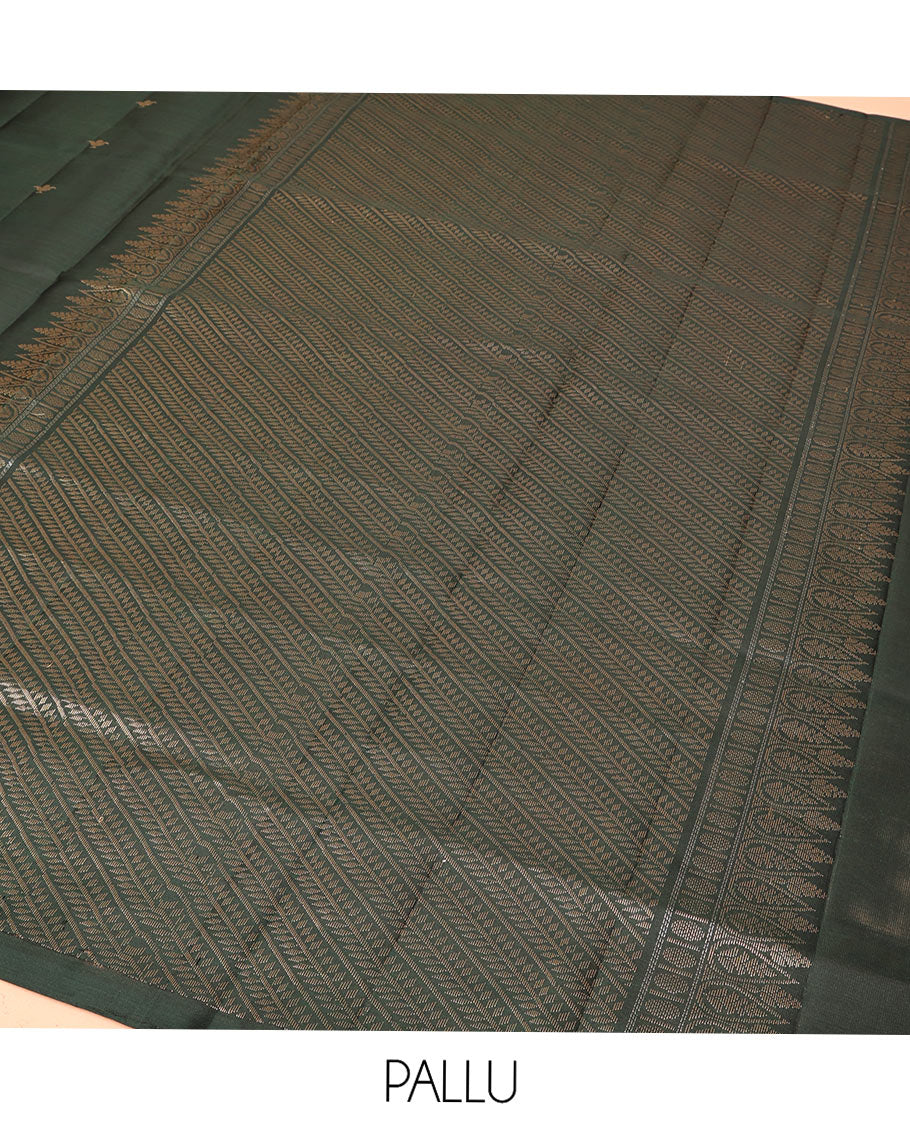 Borderless Green Mayuri Soft Silk Saree, Gleamed Up with Floral Zari Buttas All Over Its Body, Sparsely Woven Pallu of Diagonal Designs, and Paired with a Matching Blouse