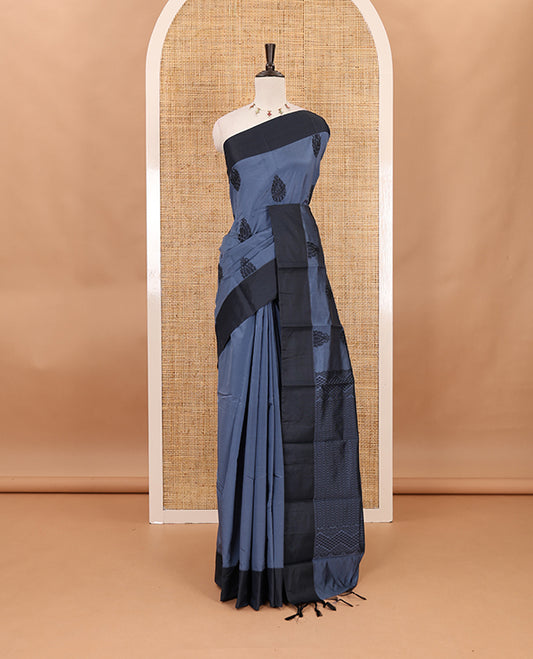 Grey butta silk saree , contrast bawanchi border & thread weaving rich pallu with tussels