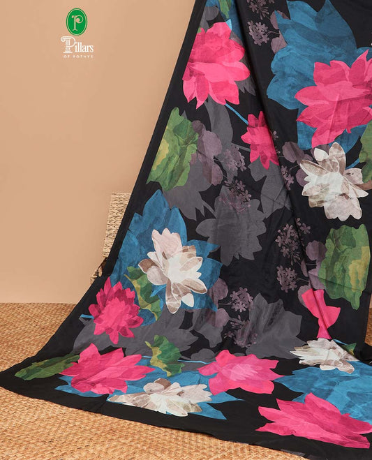 Borderless multi-color digital floral print georgette saree with self pallu