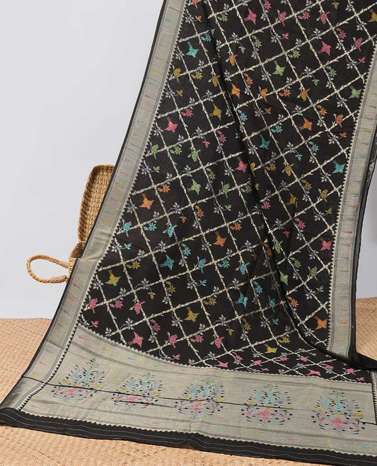 Black argyle design matka silk saree with self zari border & pallu of intricate zari design