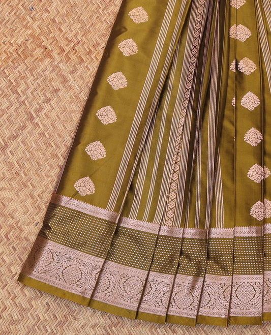 Green Budget Silk Saree, Beautified with Zari Buttas All Over Its Body, Highlighted by a Traditional Zari Design Border, Grand Pallu, and Paired with a Matching Blouse