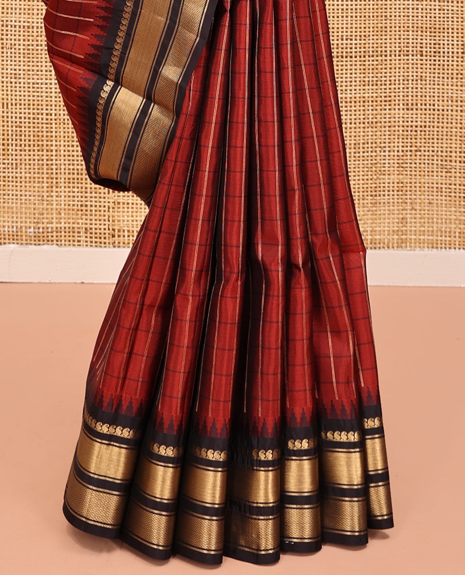 Rust Maroon and Dark Purple Vasundhara Lite Silk Mix Saree, Accentuated with Checked Design All Over Its Body, Complemented by a Contrast Thazampoo Rekku Border of Manga Mokku, Muthu, and Mayil Kann Designs, Grand Pallu, and Paired with a Contrast Blouse