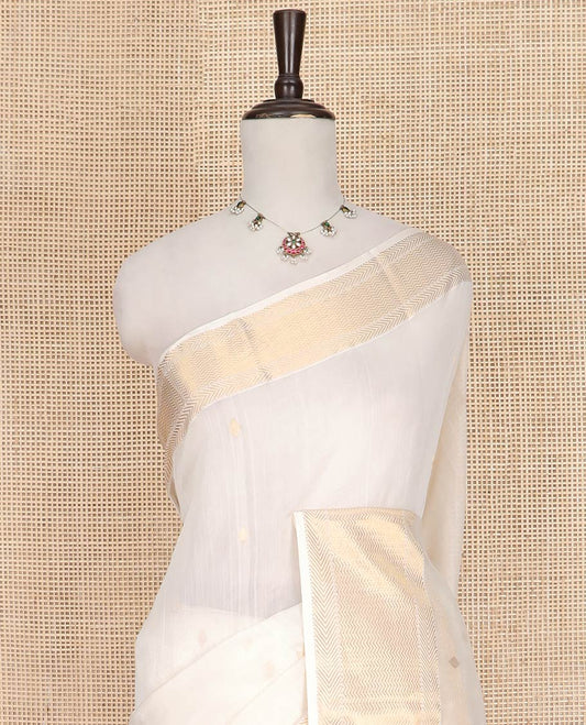 Cream Plain Maheshwari Cotton Saree, Gleamed up with Zari Border, Subtle Pallu, and Paired with a Matching Blouse