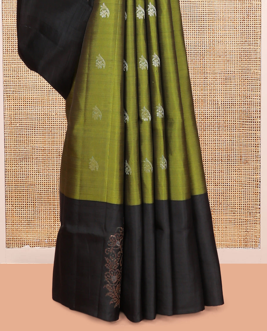 Green Mayuri Lite Silk Mix Saree, Graced with Zari Buttas, Complemented By Contrast Border of Paisley Buttas, a Grand Jaal Pallu, and a Contrast Blouse