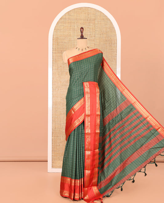 Green Checked Art Soft Silk Saree, Complemented by Contrast Traditional Retai Pettu Border, Striped Pallu, and a Contrast Blouse