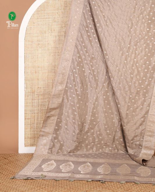 Grey zari dola silk saree with banaras border & rich pallu along with plain blouse