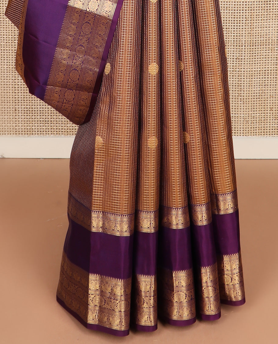 Brown micro-checked with annam chakram buttas silk saree, contrast rettai pettu border of ara bogudi, muthu, banaras,iruthalai pakshi and poo chakram, and jaal design pallu