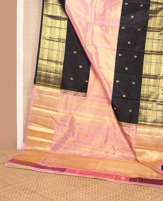 Pink mayil & floral buttas silk saree, contrast zari border of muthu, banaras, kodi visiry & mayil designs & pallu of muthu & poun designs