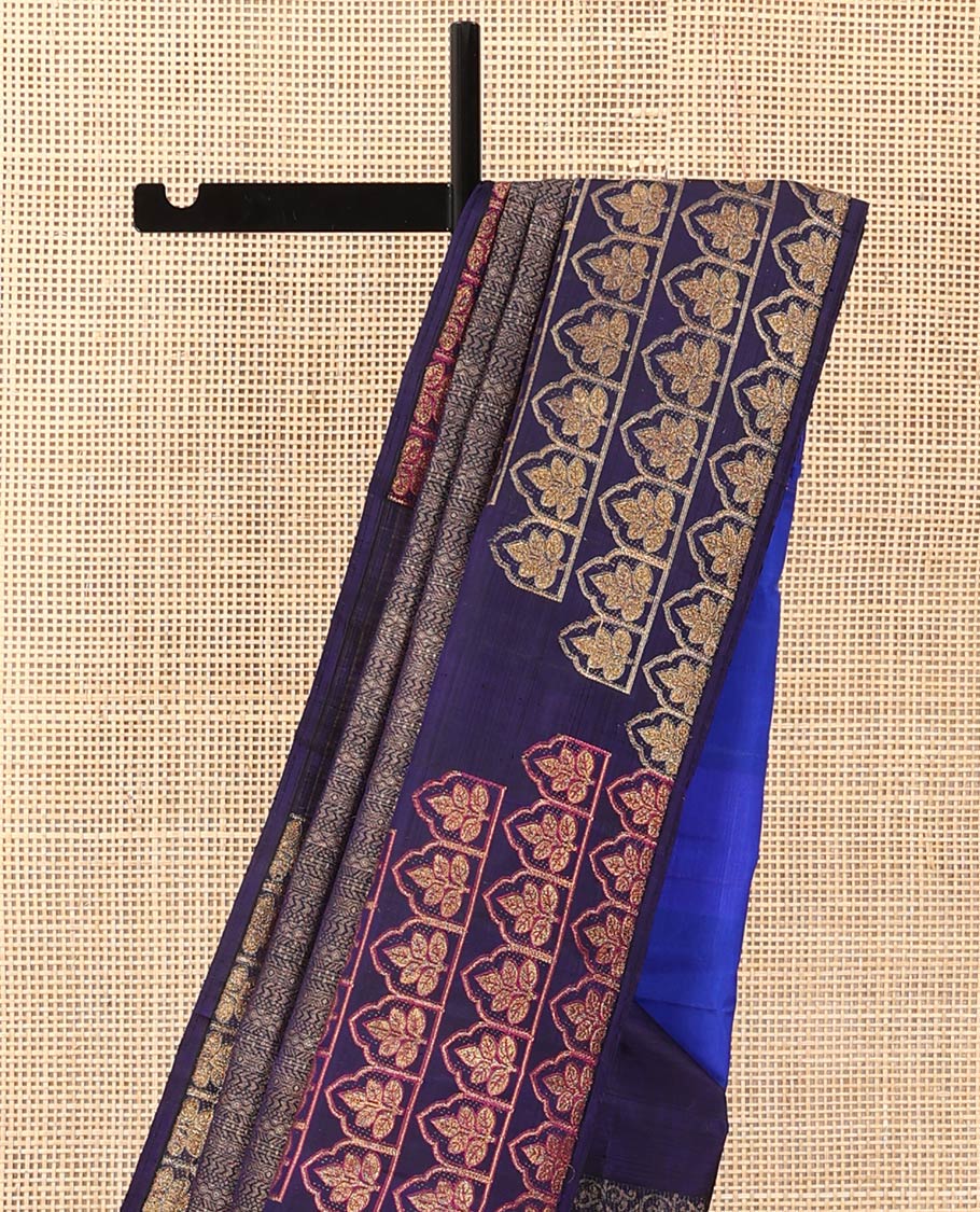 Borderless blue geometric, floral, and leaf butta enclosed Mughal arches woven Kanchipuram designer saree, contrast pallu of leaf butta enclosed Mughal arches and jaal designs