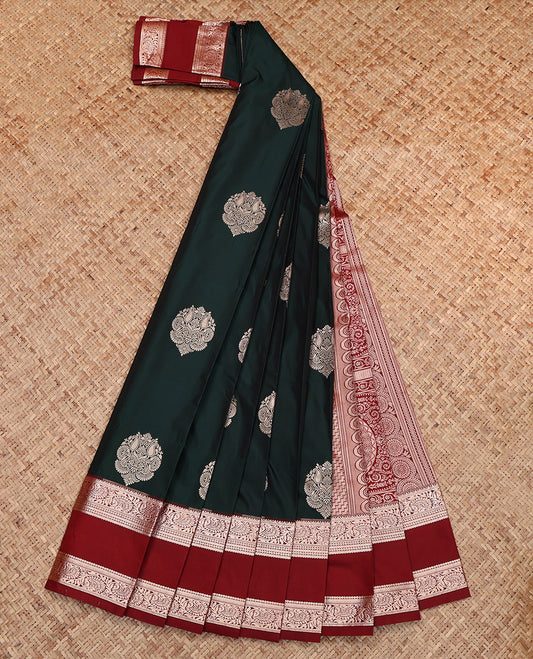 Green Budget Silk Saree, Delicately Woven with Zari Buttas, Complemented by Contrast Traditional Rettai Pettu Border, Grand Pallu and a Contrast Blouse