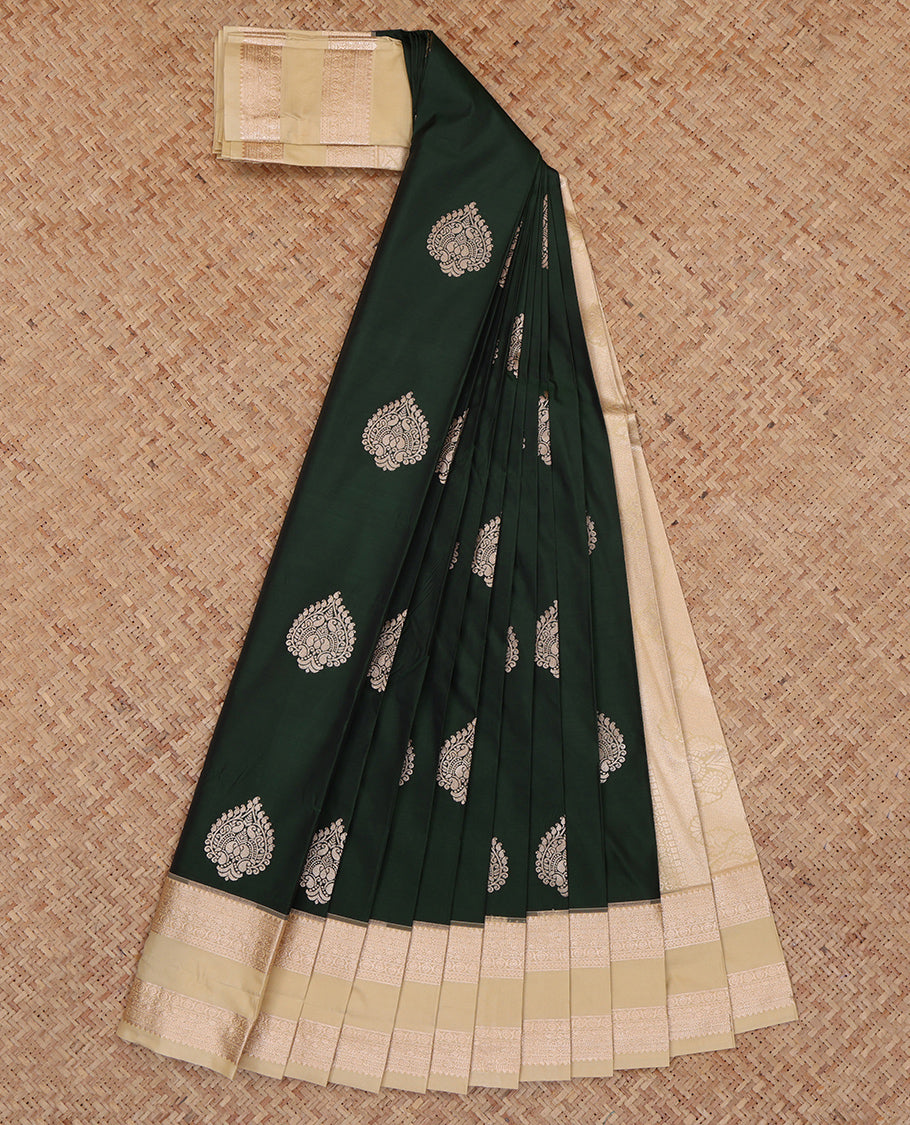Green Budget Silk Saree, Gleamed Up with Zari Buttas, Complemented by a Contrast Traditional Zari Rettai Pettu Border, Grand Pallu, and a Contrast Blouse