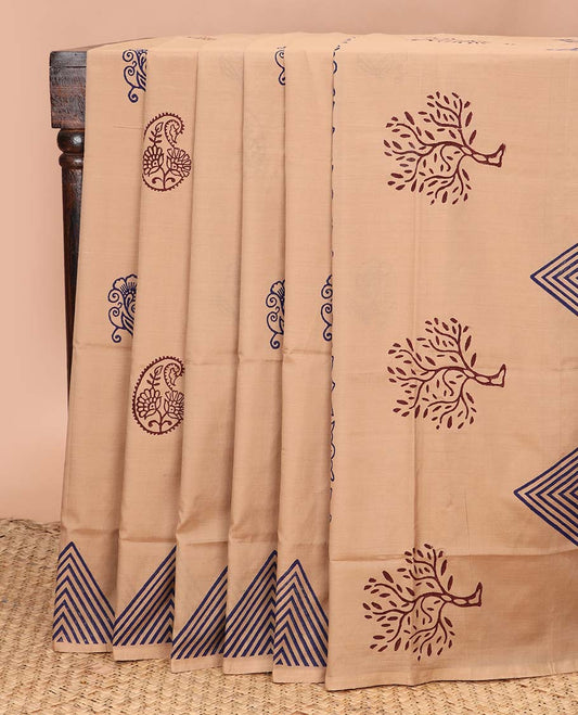 Borderless sandal floral and paisley motifs printed poly cotton saree, floral-triangle printed pallu