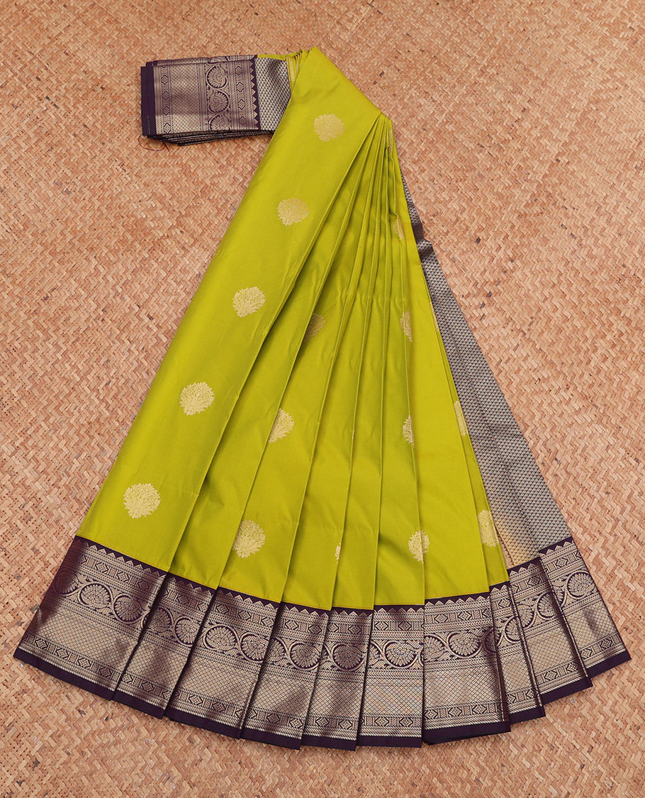 Green Budget Silk Saree, Elevated with Zari Buttas, Complemented by a Contrast Traditional Zari Border, Grand Pallu, and a Contrast Blouse