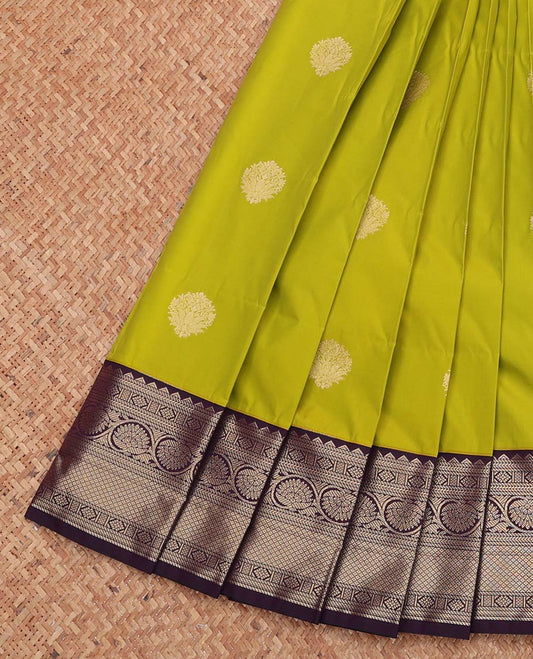 Green Budget Silk Saree, Elevated with Zari Buttas, Complemented by a Contrast Traditional Zari Border, Grand Pallu, and a Contrast Blouse