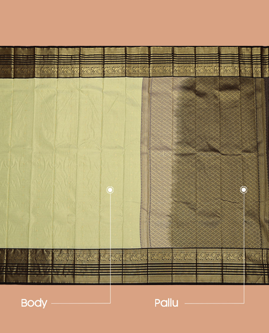 Green Budget Silk Saree, Gleamed Up with Zari Checked Design on Its Body, Complemented by a Contrast Traditional Zari Border of Peacock Designs, Grand Jaal-Patterned Pallu, and Paired with a Contrast Blouse