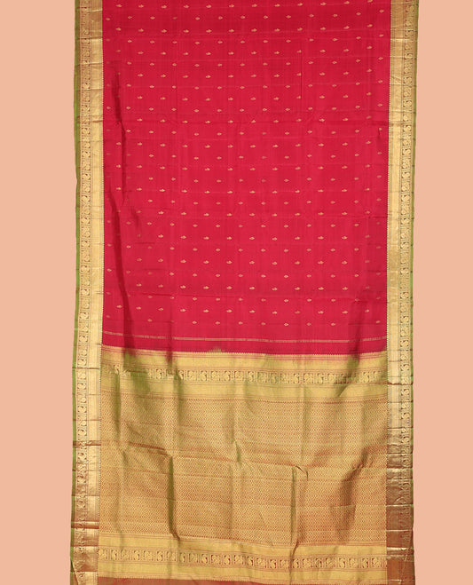 Red zari buttas nine-yard saree, contrast zari border of thilakam,banaras,muthu & manga & mayil designs & ogee patterned pallu