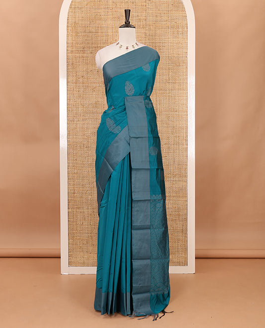 Peacock green butta silk cotton , contrast bawanchi border & thread weaving rich pallu with tussels