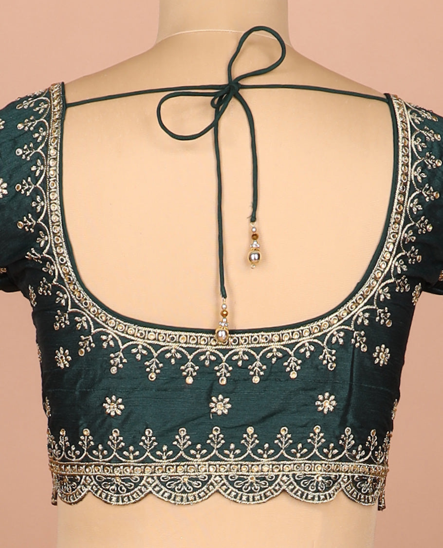 Green thread embroidered front-and-back round elbow-sleeve readymade blouse