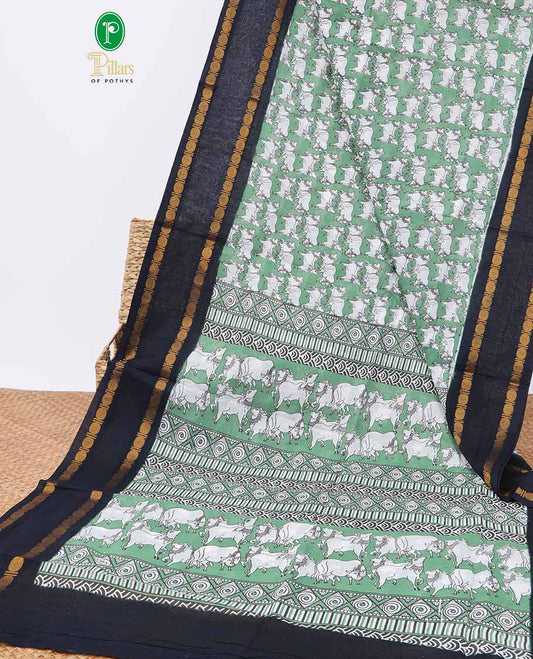 Green pichwai printed sungudi cotton saree with contrast double pad, rudraksh border