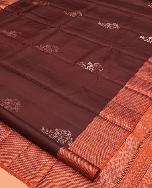 Brown Kanchipuram Silk Saree, Embellished with Floral Buttas, Complemented By Contrast Zari Border, Grand Jaal Pallu, and a Contrast Blouse