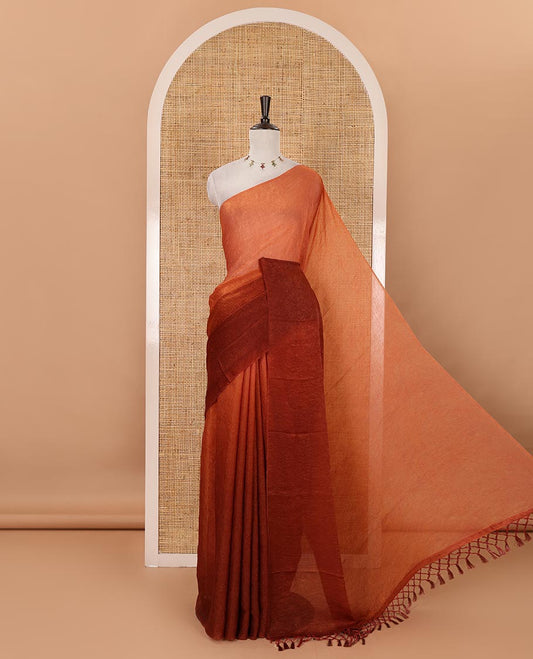 Borderless pink-maroon ombre-style 2d pattern dyed Fendy Crush saree, plain blouse