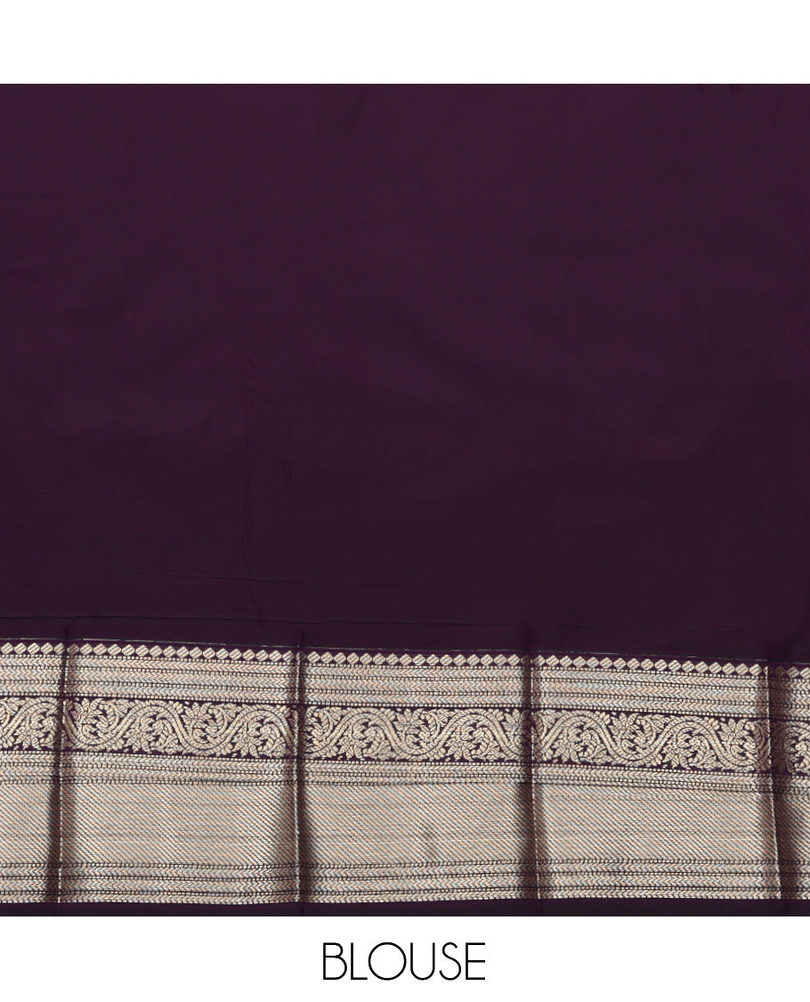 Green Budget Silk Saree, Mesmerized with Zari Butta Enclosed Checks, Complemented by a Contrast Traditional Zari Border, Grand Pallu, and a Contrast Blouse