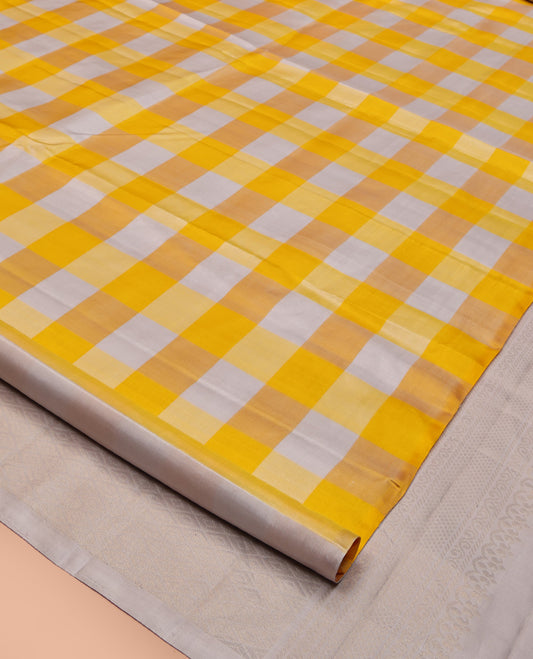 Borderless Multi-color Mayuri Soft Silk Saree, Enriched with Checks On Its Body, Complemented by Contrast Pallu of Jaal Designs, and Paired with a Contrast Blouse