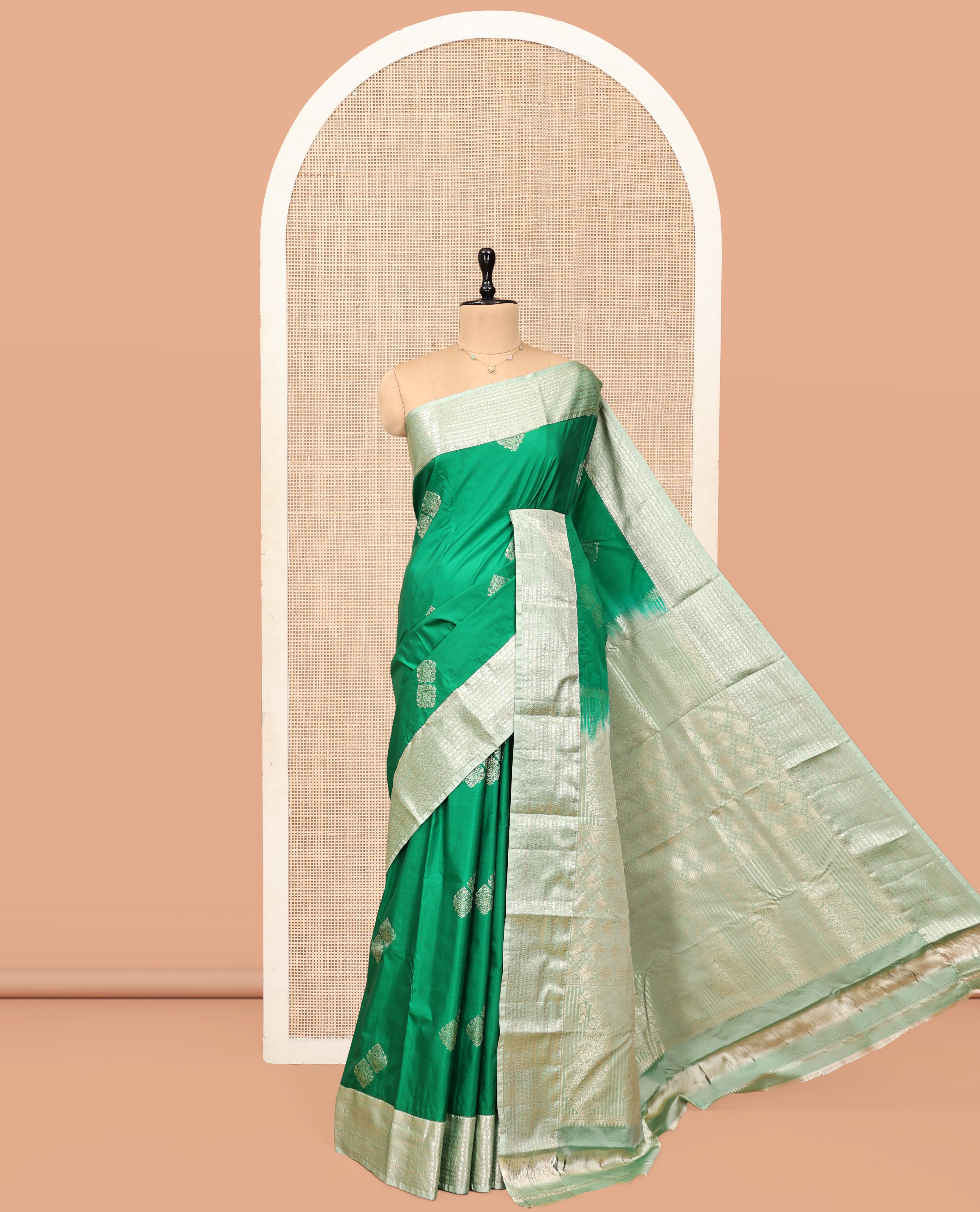 Green Budget Silk Saree, Adorned with Zari Buttas, Complemented by a Contrast Traditional Zari Border, Jaal Pallu, and Contrast Blouse