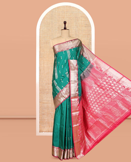Green Budget Silk Saree, Adorned with Zari Designs, Complemented by a Contrast Traditional Zari Border, Grand Pallu, and a Contrast Blouse