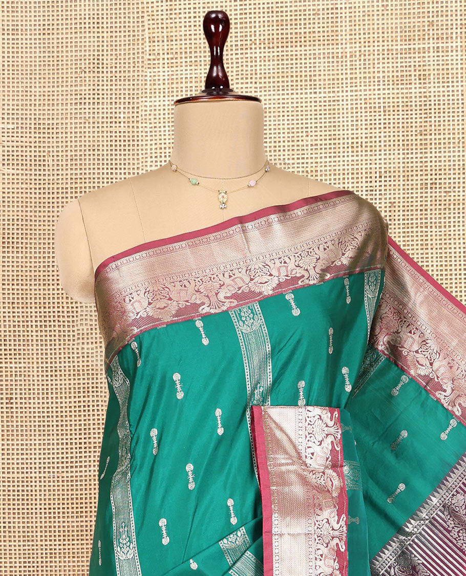 Green Budget Silk Saree, Adorned with Zari Designs, Complemented by a Contrast Traditional Zari Border, Grand Pallu, and a Contrast Blouse