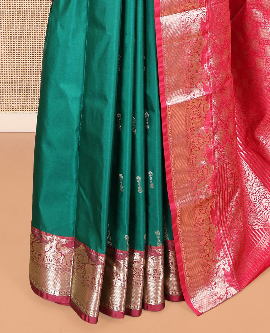 Green Budget Silk Saree, Adorned with Zari Designs, Complemented by a Contrast Traditional Zari Border, Grand Pallu, and a Contrast Blouse