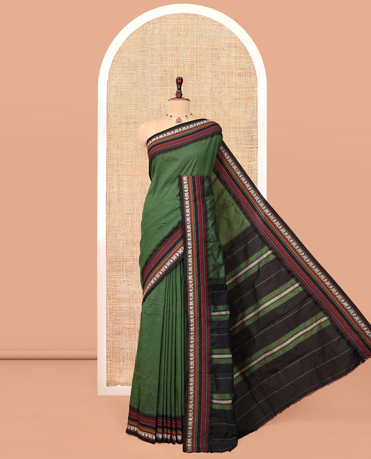 Green Plain Narayanpet Cotton Saree, Complemented by a Contrast Traditional Thread Border, Pallu Steeped with Stripes, and a Matching Blouse