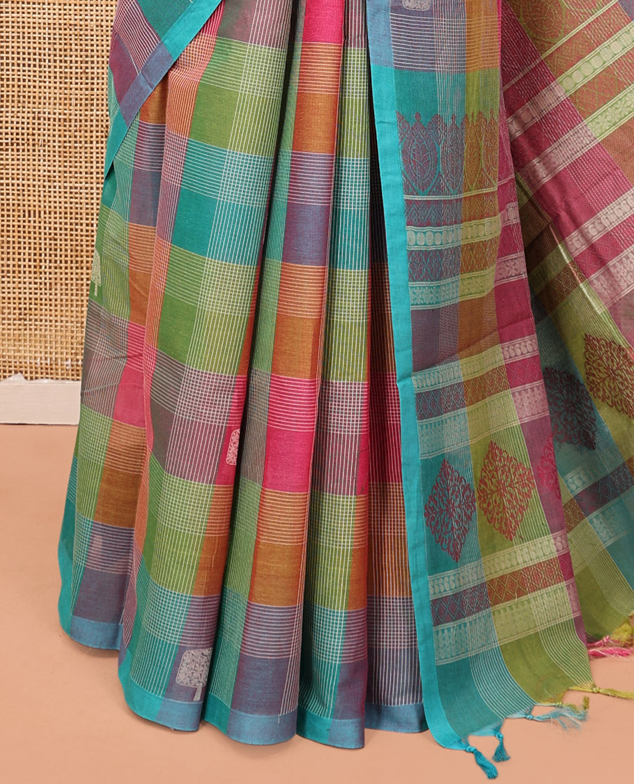 Borderless Multi-Color Cotton Saree, Meticulously Crafted with Buttas and Checks, Intricately Designed Pallu, and a Matching Blouse