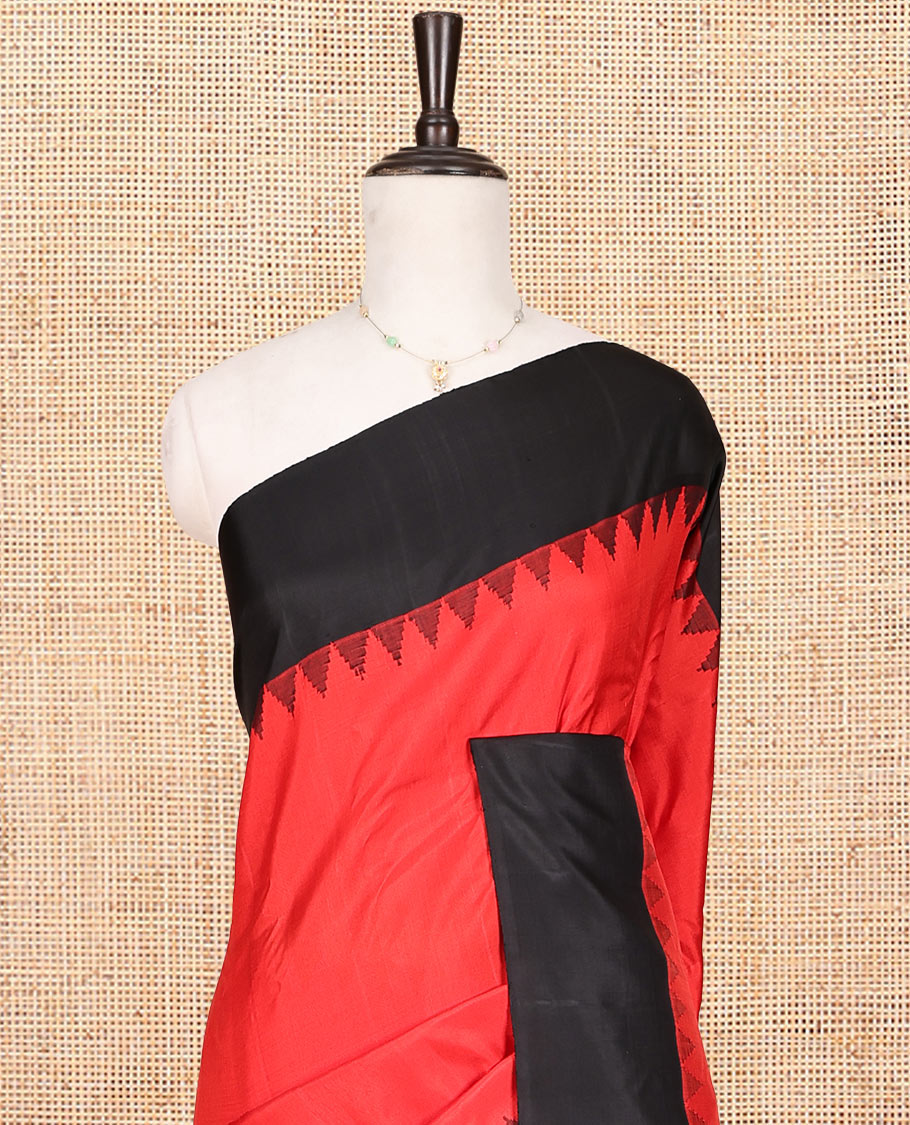 Red Plain Gadwal Silk Saree, Complemented by a Contrast Temple Border, Contrast Plain Pallu, and a Contrast Plain Blouse