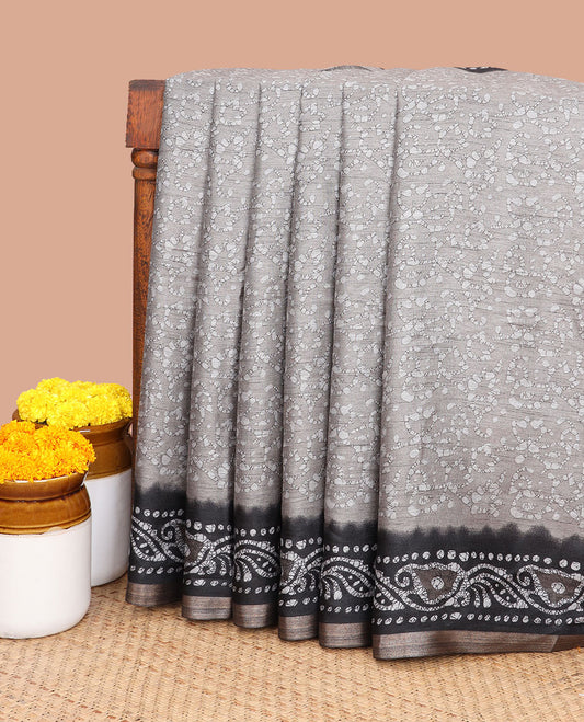 Grey  pathick print kicha khathi silk saree with contrast pathick print border & pathick print pallu along with printed blouse