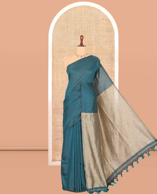 Borderless Peacock Green Plain Khadi Cotton Saree, Jute Pallu, and No Blouse
