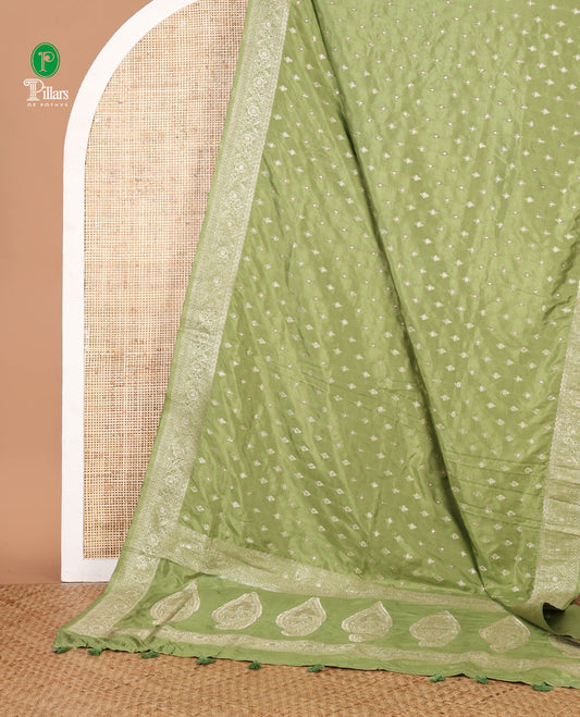 Olive green zari dola silk saree with banaras border & rich pallu along with plain blouse